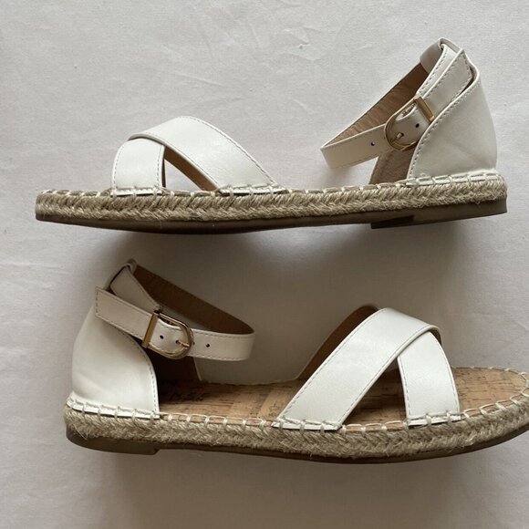 Women's / Teen's Journee Collection Lyddia Sandals Size 8 - Picture 5 of 9